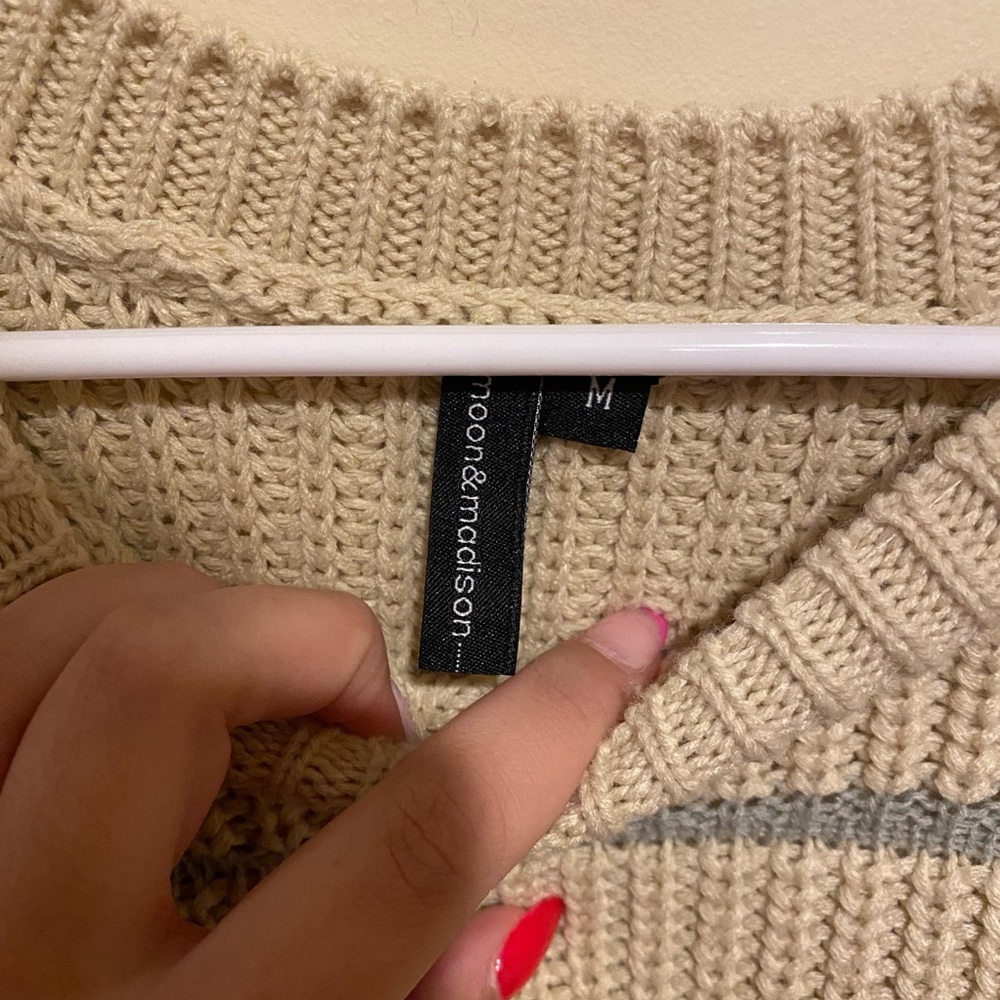 [Moon & Madison] Cream Sweater - Picture 2 of 5